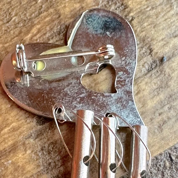 Vintage Working Wind Chime Heart Shaped Brooch Pin Silver Tone - Picture 9 of 9